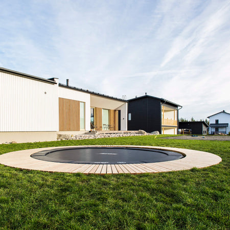 An Ingrounded version of an Acon Trampoline